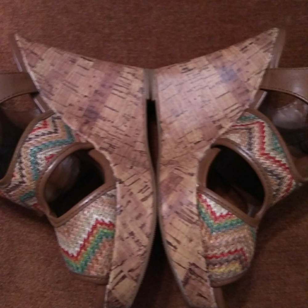 Shoes - Picture 3 of 6